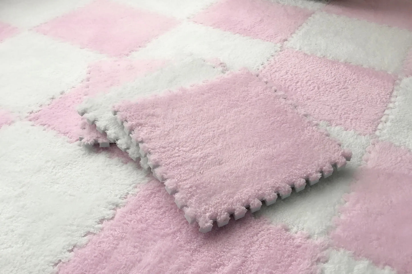 Tapis Puzzle Bébé en Mousse Douce – Dalles Moelleuses pour Chambre et Espace de Jeu Enfant